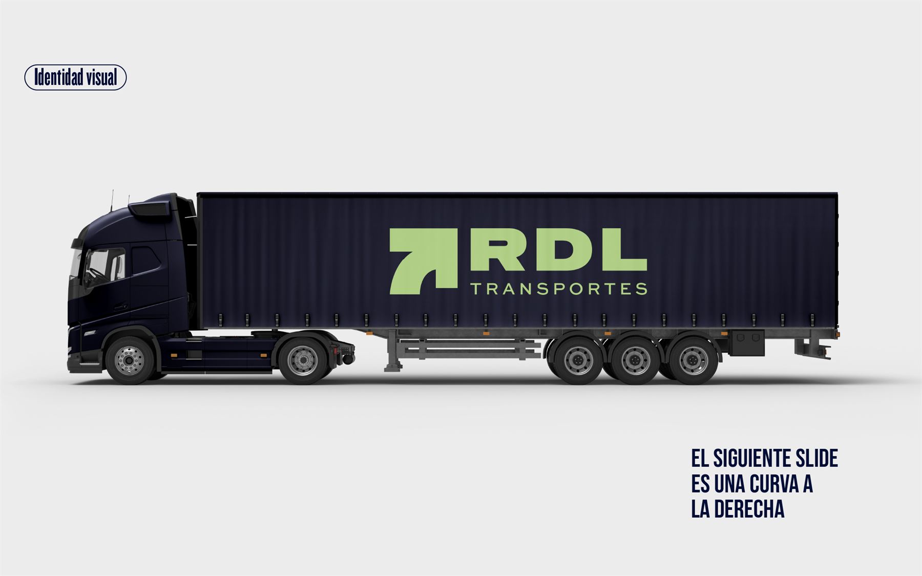 Camión azul marino con el logo de RDL Transportes